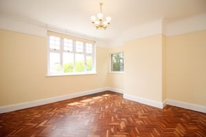 Sitting Room- click for photo gallery